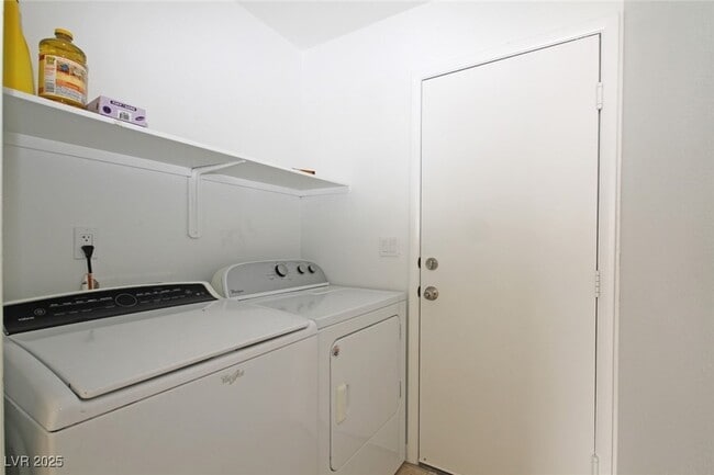 Building Photo - 396 Dooley Dr