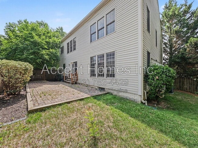 Building Photo - 6034 Sumner Rd
