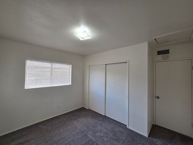 Building Photo - 6212 Abronia Ave