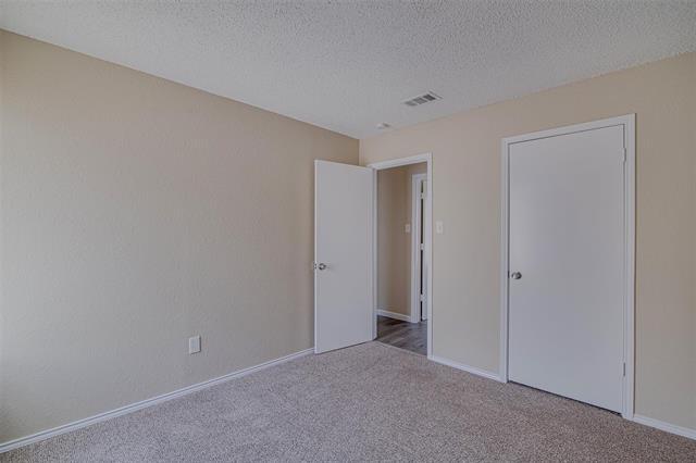 Building Photo - 836 NW Summercrest Blvd