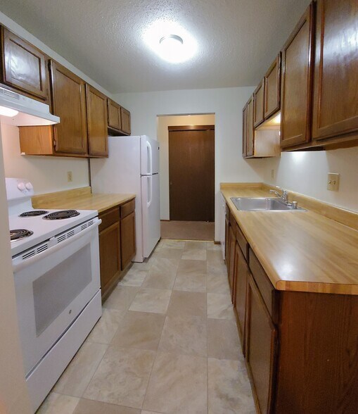 Building Photo - 11513 W Brown Deer Rd