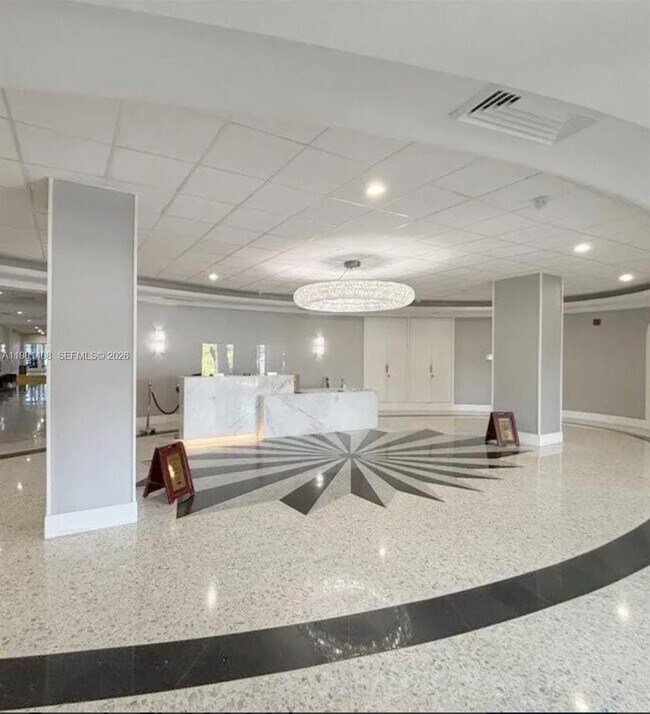 Building Photo - 3140 S Ocean Dr