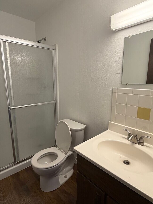 Building Photo - 102 N 27th St