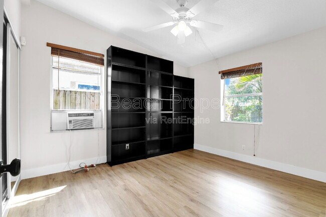 Building Photo - 2431 Key Largo Ln