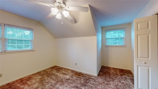 Building Photo - 126 Cedar Dr