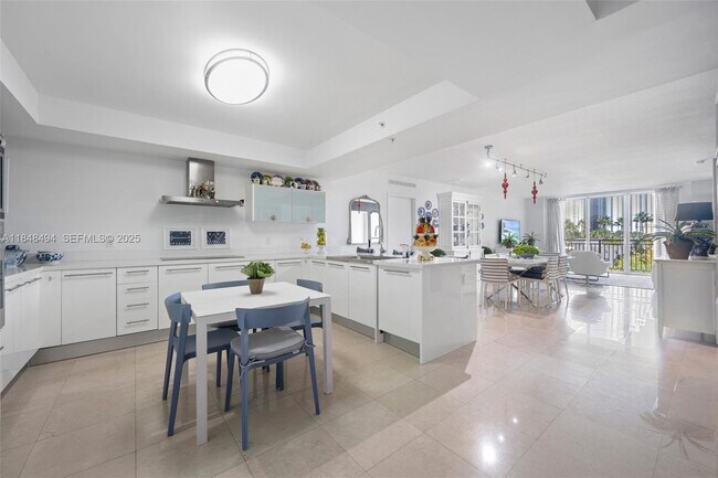 Building Photo - 150 Sunny Isles Blvd