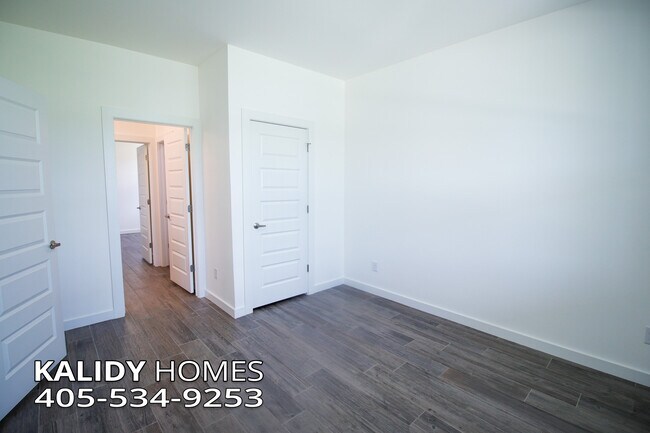 Building Photo - 17610 Salma Rd