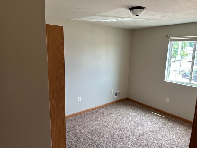 Building Photo - 2010-2012 Autumn Lane, Unit 2012