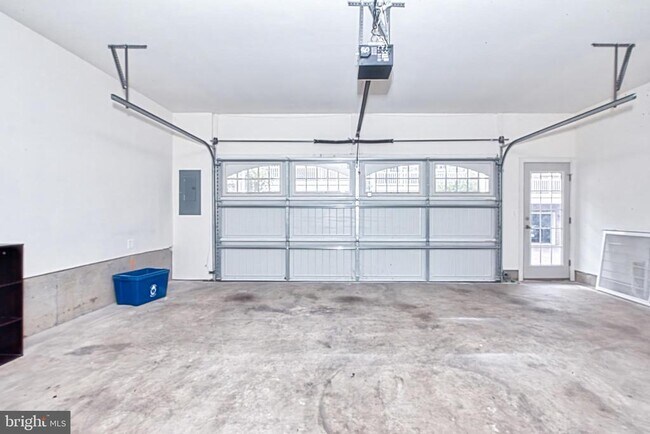 Building Photo - 4302 Edosomwan Ln