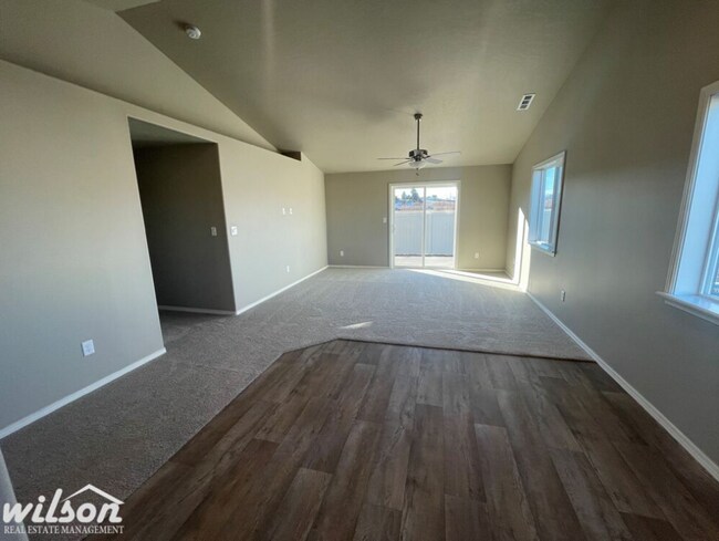 Building Photo - Charming 3BD/2BA House for Rent in West Valley
