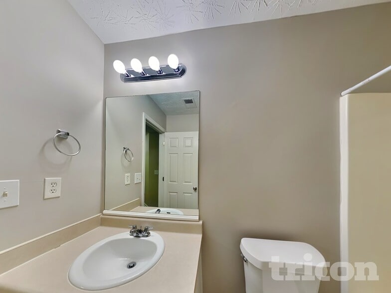 Building Photo - 223 Towler Shoals Dr