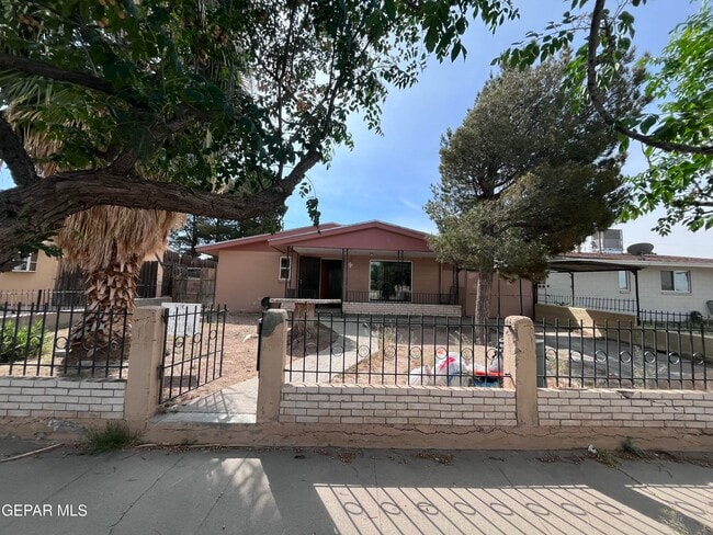 Building Photo - 216 Pacific Dr