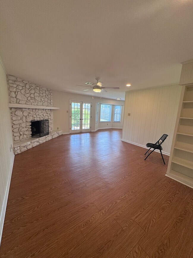 Building Photo - 1115 Briar Creek Rd