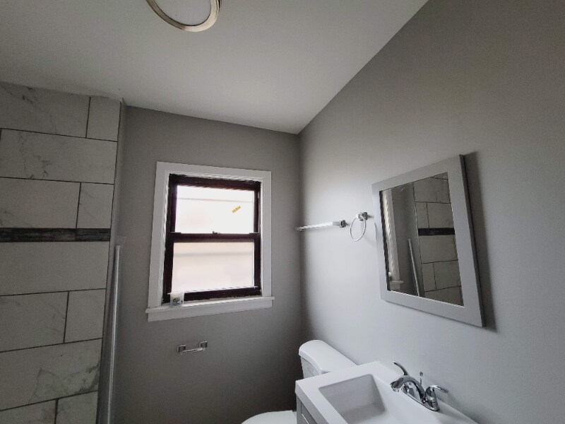 Building Photo - 2914 W 64th St