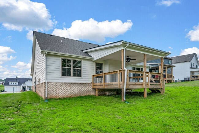 Building Photo - Modern Ranch Rental Near Rossview!
