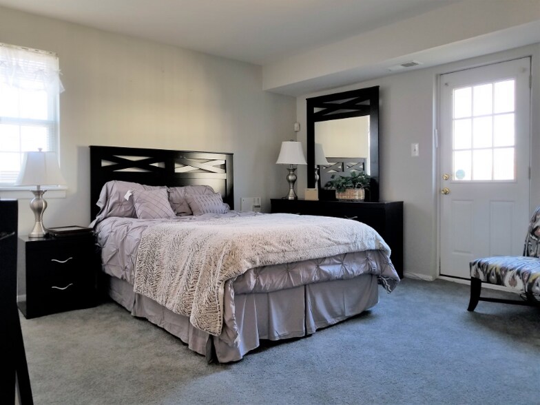 Building Photo - 3241 Hulmeville Rd