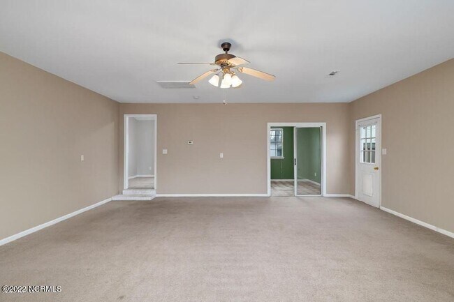 Building Photo - 424 Singletree Dr