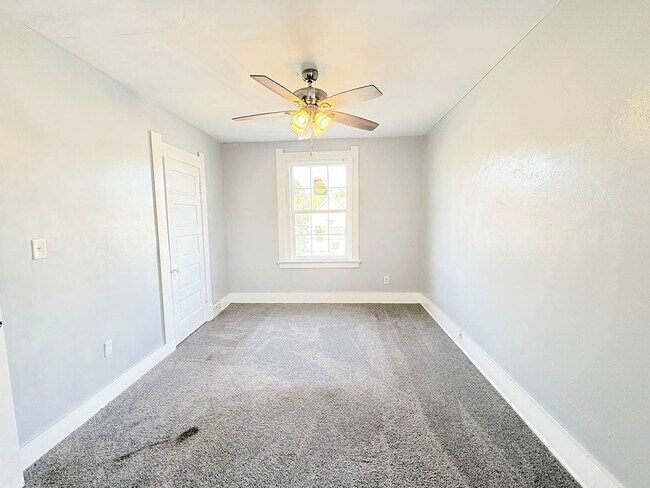 Building Photo - 328 Willard St
