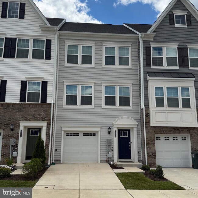 Building Photo - 1235 Greylock Ln
