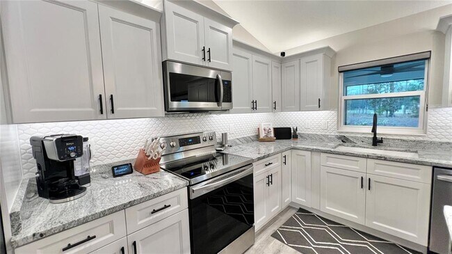 Building Photo - 6944 SW 179th Ct Rd