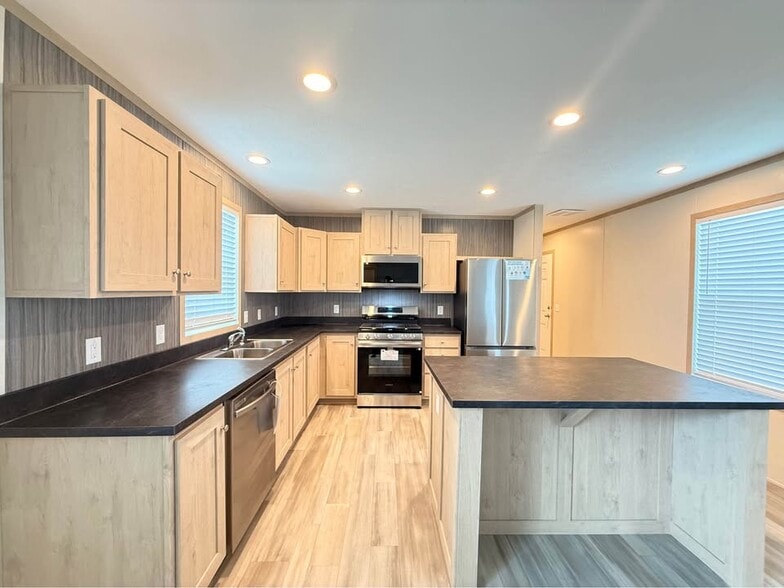 Building Photo - 52758 S Yorktown Ct