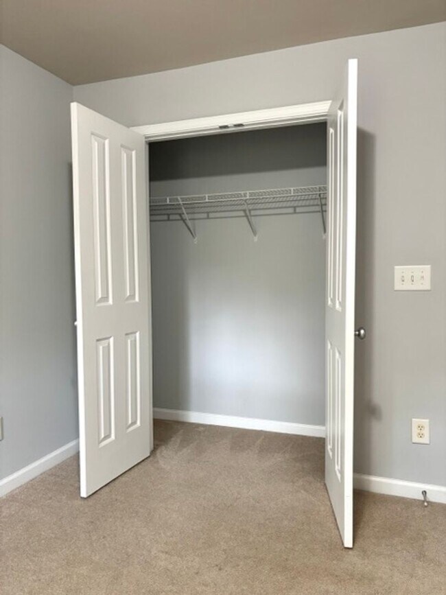 Building Photo - 2408 Strand Ave