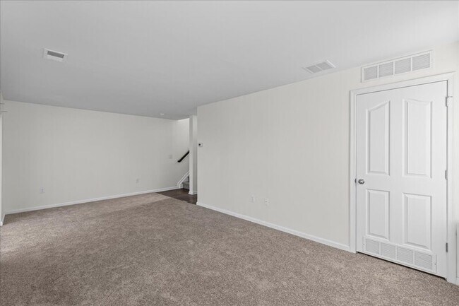 Building Photo - 1 Creekside Wy