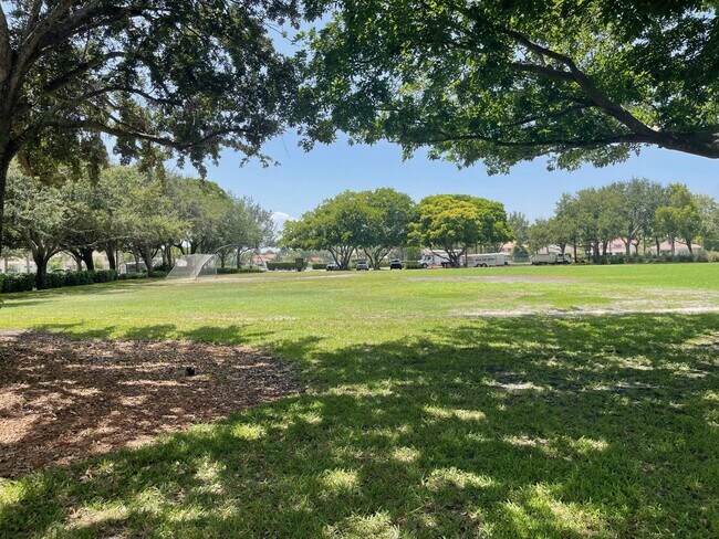 Building Photo - 1630 Zenith Way