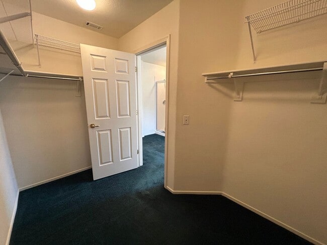 Building Photo - A Fabulous 3 Bedroom Home in Seven Hills