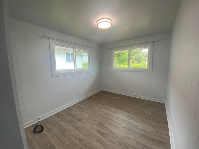 Building Photo - 439MAT