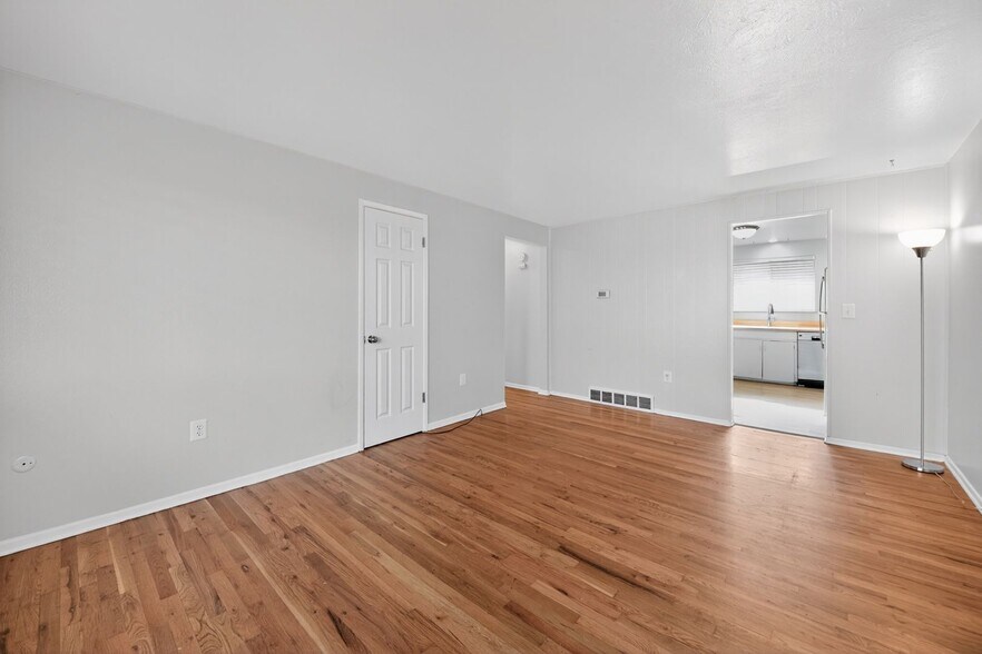 Building Photo - 6014 S Prince St