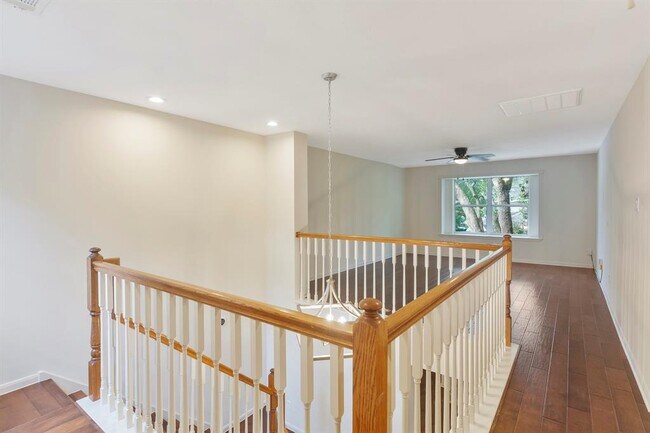 Building Photo - 76 S Piper Trace