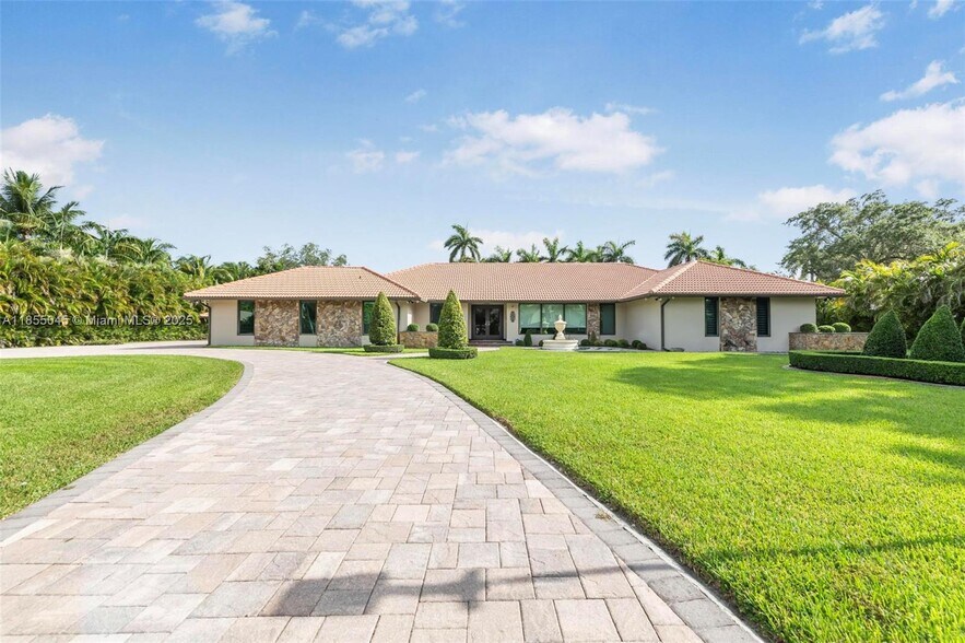 Building Photo - 9255 SW 108th St