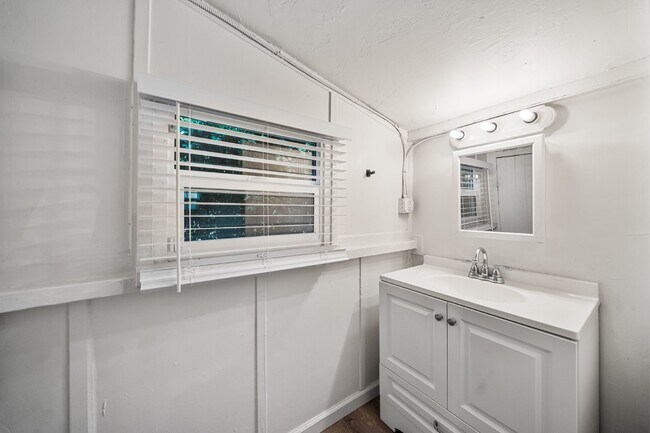 Building Photo - San Diego North Park - Two Weeks FREE  Detached Bungalow Move in Special  1 bed / 1 ba w/ Yard an...