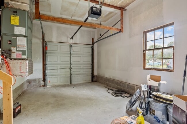 Building Photo - 913 Laredo Ct