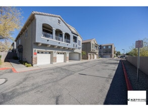 Building Photo - Experience Modern Living in This 3/2.5 Townhome in a Secure Gated North Phoenix Community.