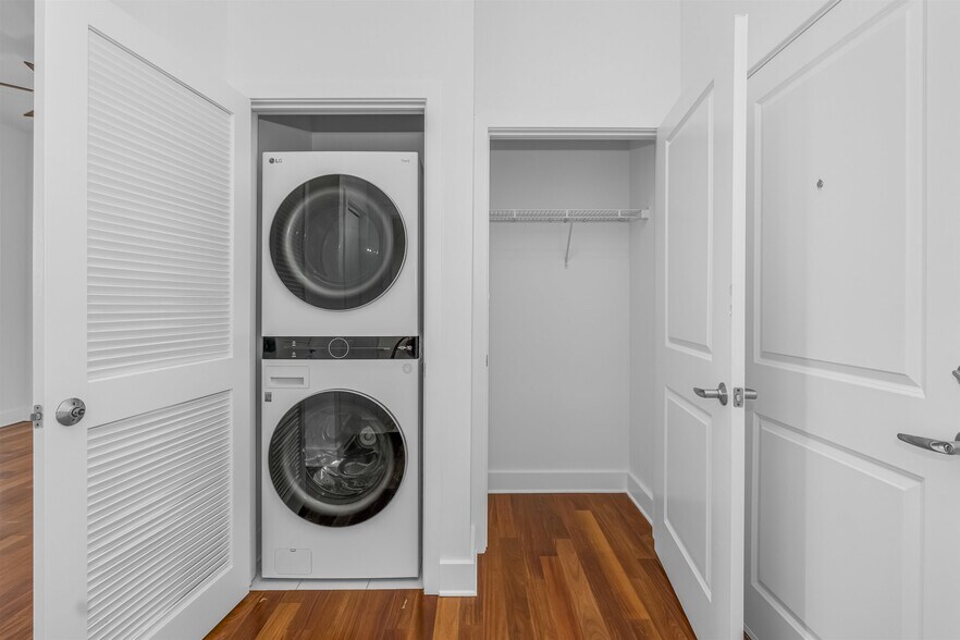 Building Photo - 55 Mallory Ave