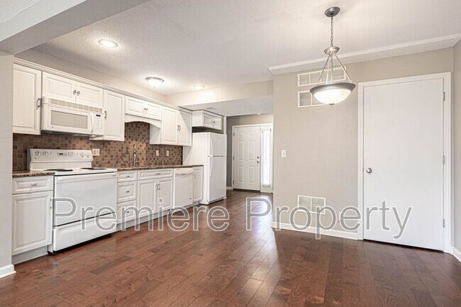 Building Photo - 8119 N Elmwood Ave