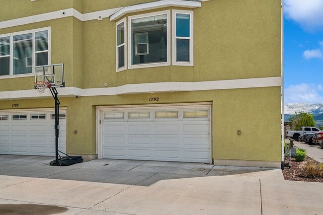 Building Photo - 1792 W Torlundy Dr