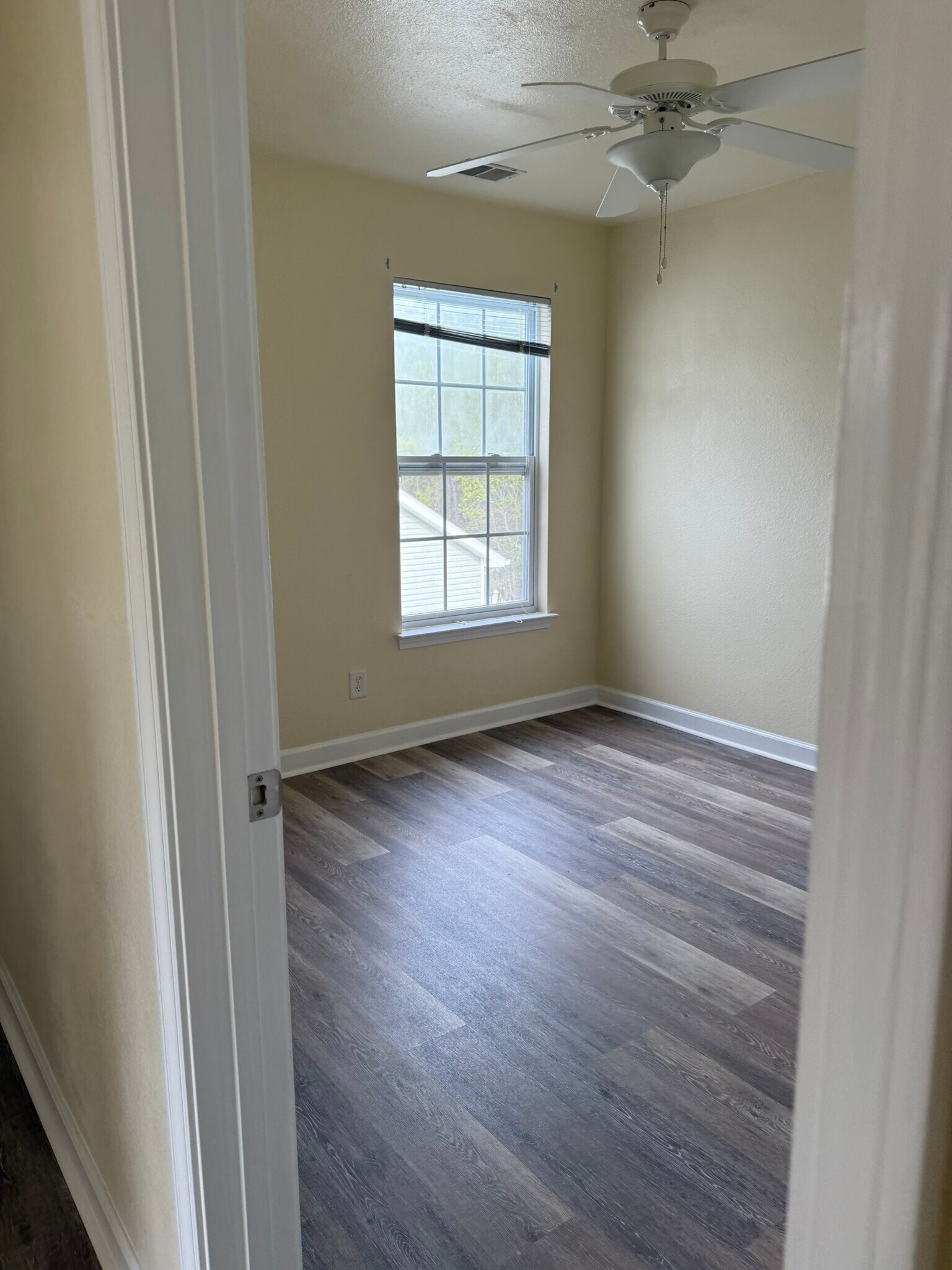 Building Photo - 834 Indianola Ct