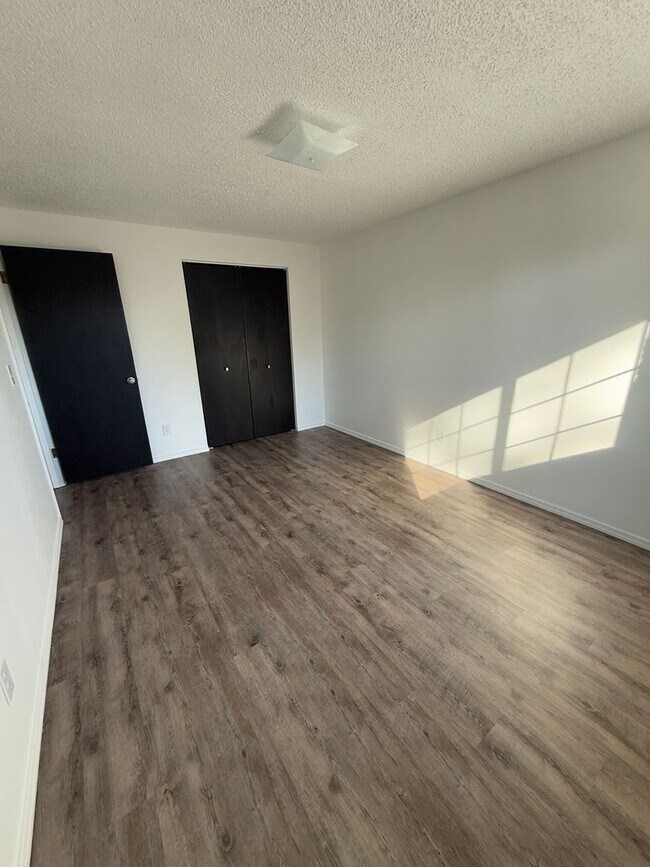 Building Photo - 1011 SE Locust St