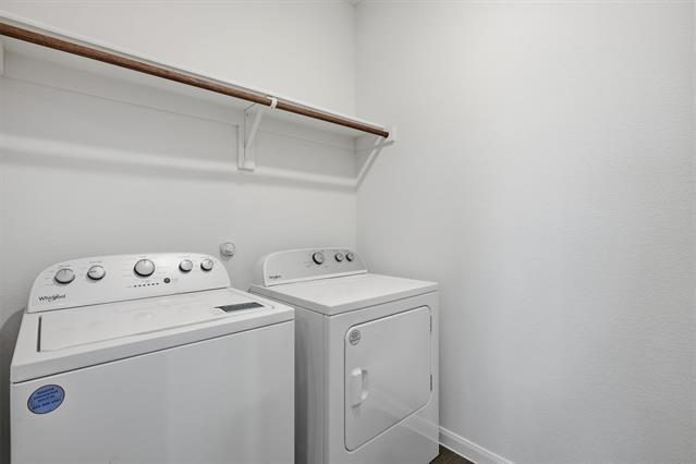 Building Photo - 3947 Oak Crk Cir