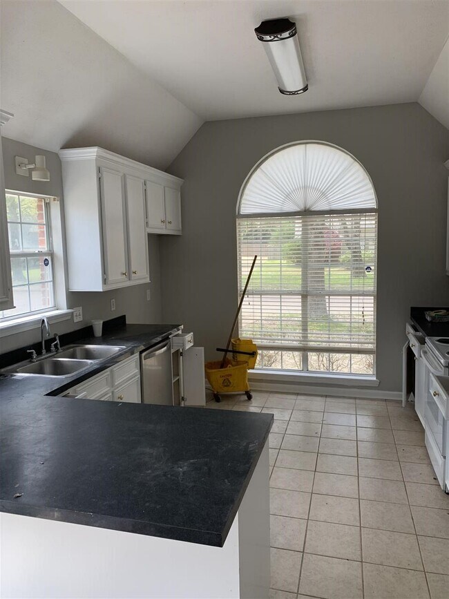 Building Photo - 207 Clark Farms Rd