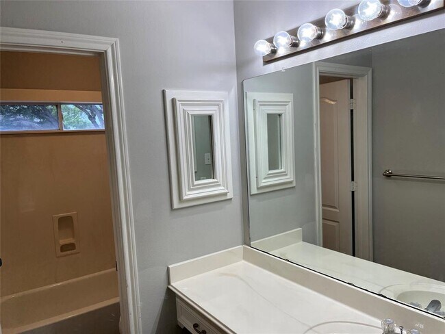 Building Photo - 6507 Stone Briar Dr