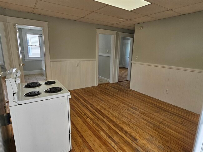 Building Photo - 169 Perry Ave