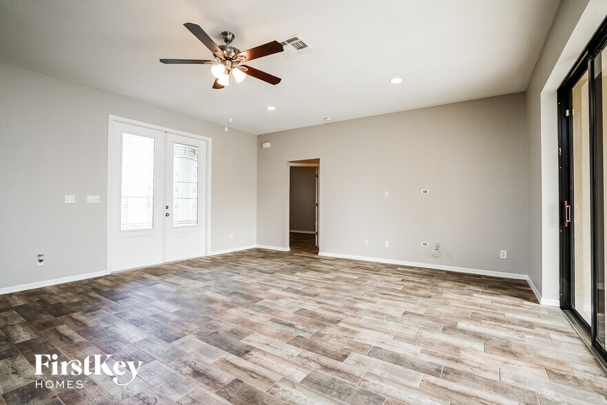 Building Photo - 1829 NW 23rd Ave