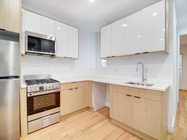 Building Photo - 151 Williams Ave