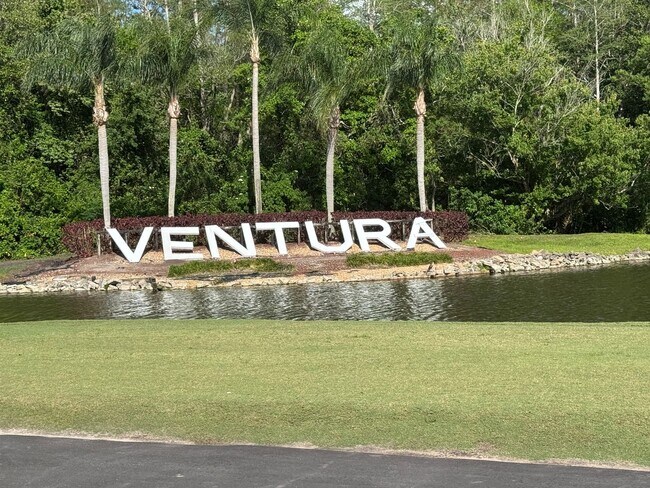 Building Photo - Experience comfort & leisure in this charming condo nestled within Orlando's best-kept secret, Ve...