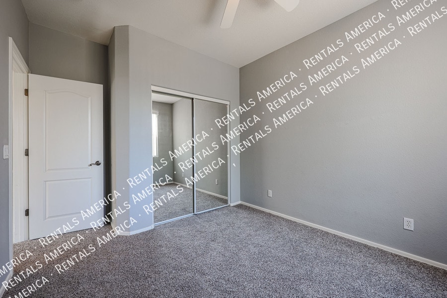 Building Photo - 3672 E Sundance Ave