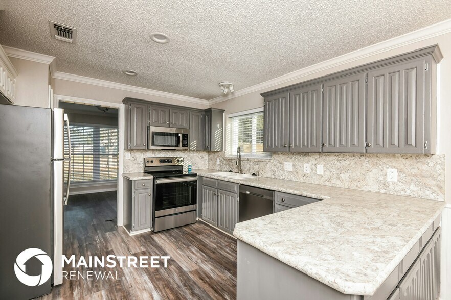 Building Photo - 3813 Clear Brook Cir